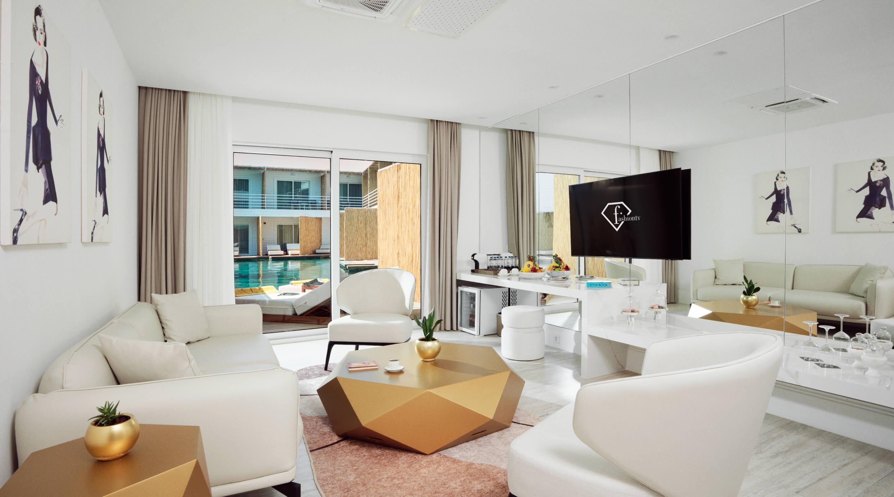Aphel Lagoon Duplex Swim-Up Suite